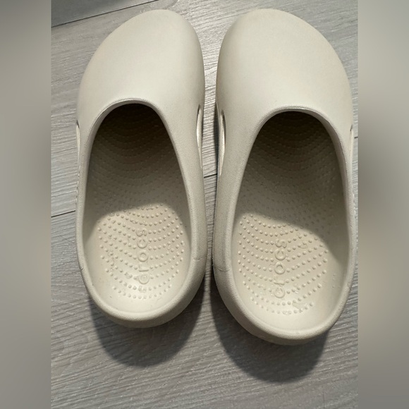 CROCS Unisex Adult Mellow Clogs - Picture 3 of 15